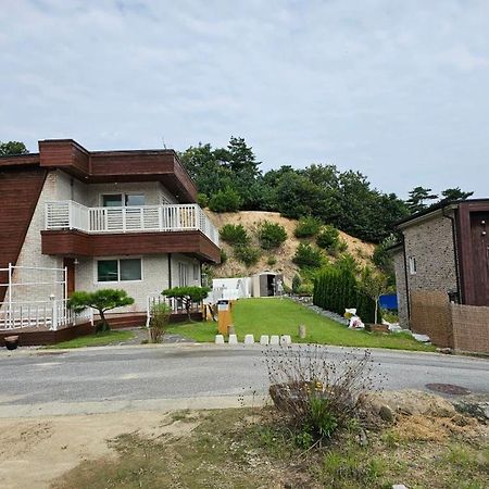 Hyojae'S Minmak Apartment Chungju Ngoại thất bức ảnh